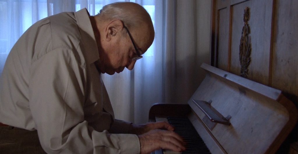 Un piano y el mar